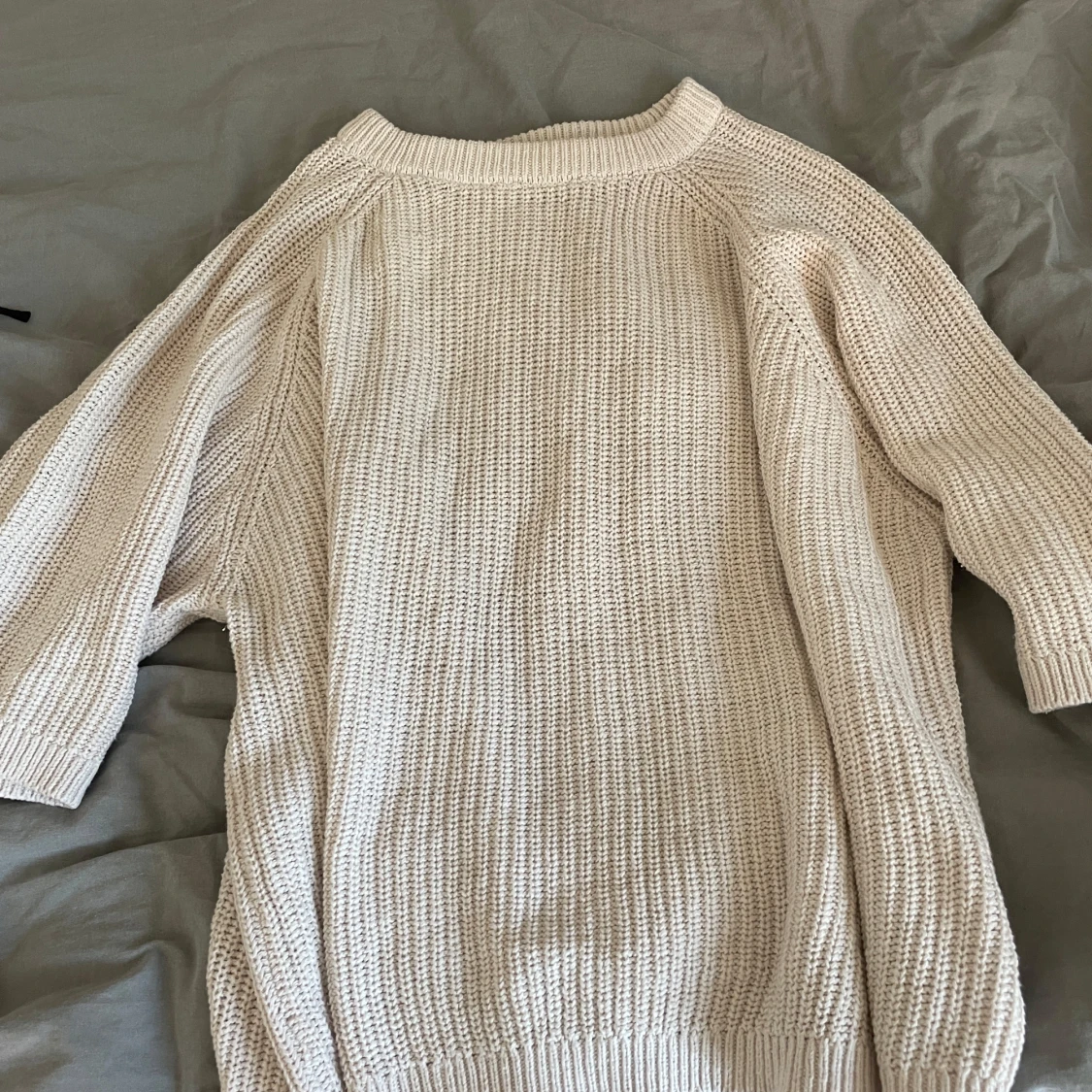 Beige stickad tröja - 2