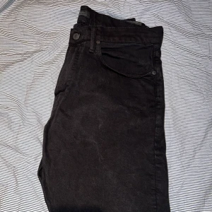 Polo Ralph Lauren - jeans - Polo Ralph Lauren - jeans strl 32/32 Använd, cond 9/10 Nypris 1.795:- Mitt pris 500:- 