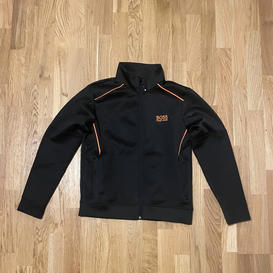 Svart track jacket från Hugo Boss