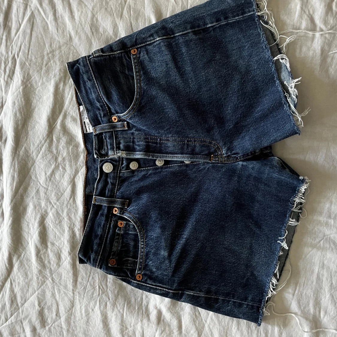 Levi's 501 mörkblå jeansshorts