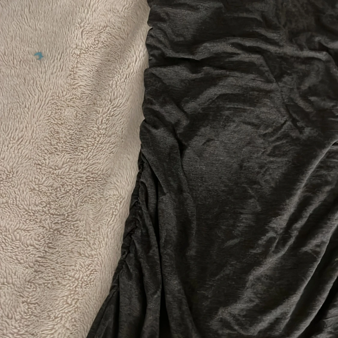 Mörk grå axelbandslös klänning  - 1