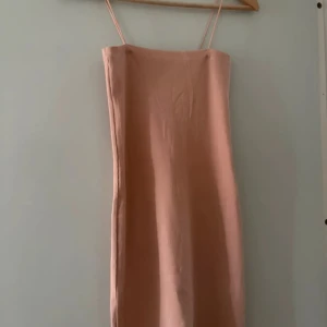 Zara klänning  - Nyskick i M