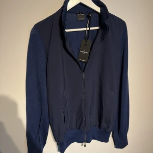 Gran Sasso Cardigan - En helt ny cardigan från gran sasso med tags kvar! Tunn och skön, perfekt för våren och sommaren! Storlek 48 sitter som S. Hör av er vid frågor! 