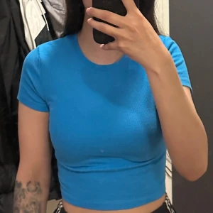 Crop Top - Nyskick, endast testad.