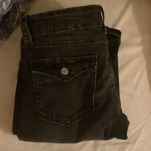 Lågmidjade jeans. - super bra skick!Skriv för funderingar 💗