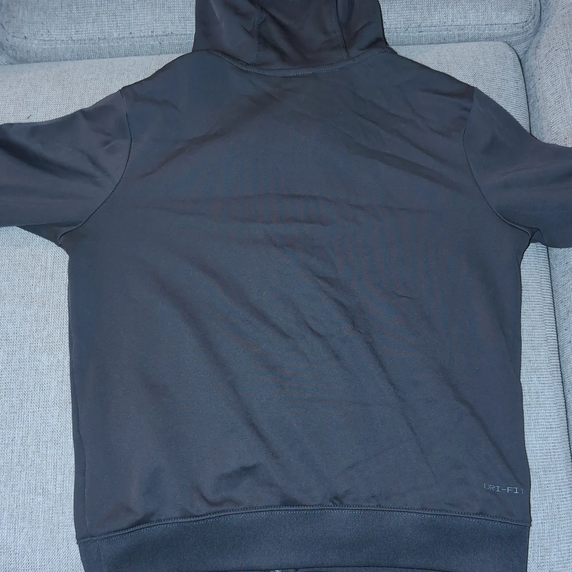 Svart Nike kofta med blå detaljer - 1