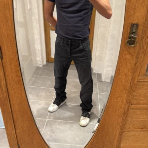 Replay jeans  - Ett par snygga jeans från Replay i storlek W34 L32 i modellen Grover 