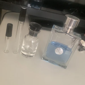 Versace Pour Homme EdT 100ml - . Prislista: 5ml: 39kr 10ml: 69kr  30ml: 179kr