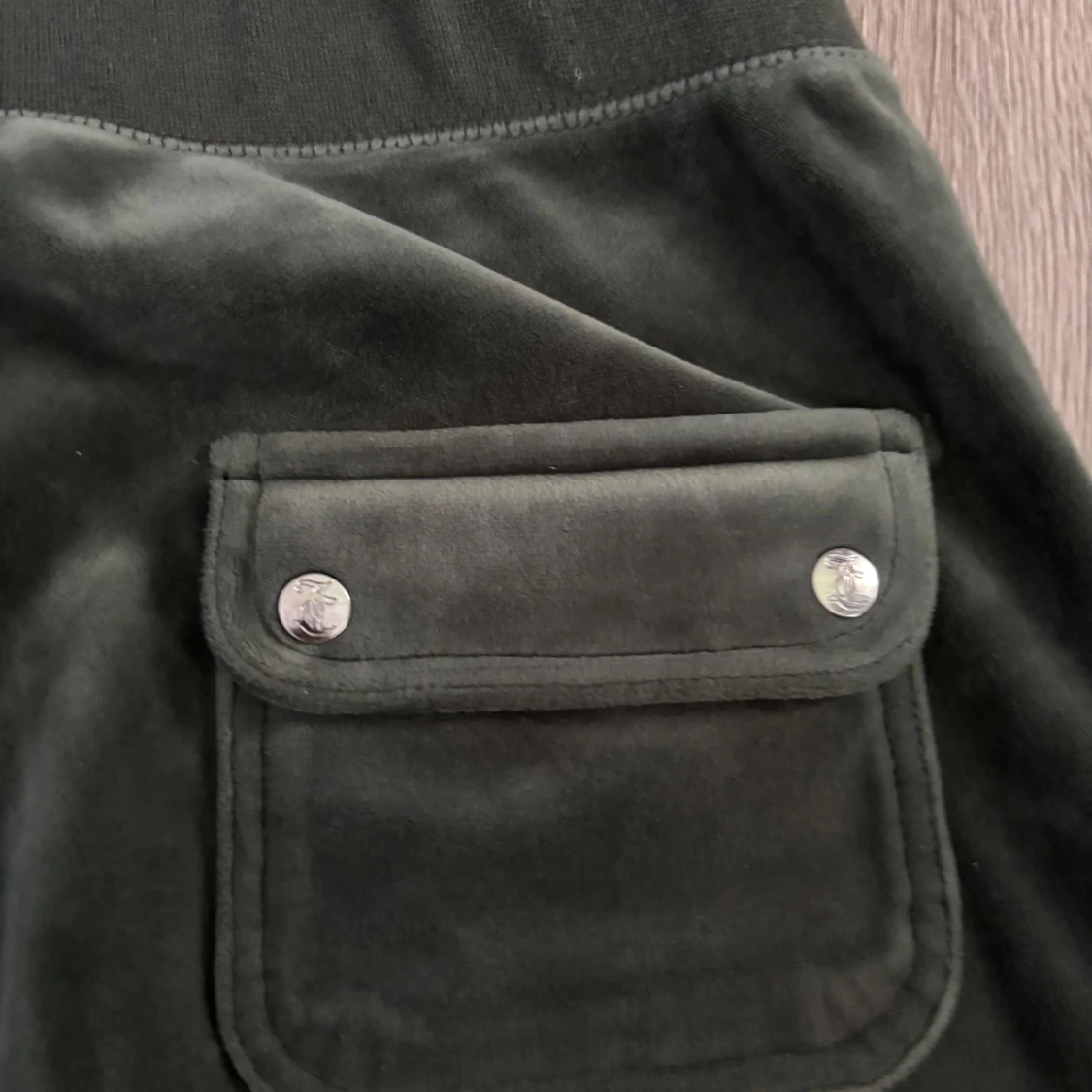 Mörkgröna velourbyxor Juicy Couture - 3