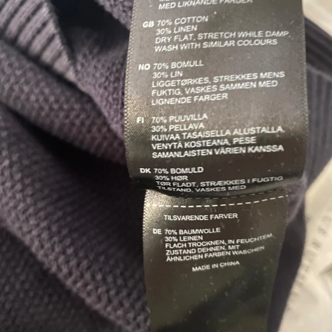 Mörkblå stickad half zip från Morris - 4