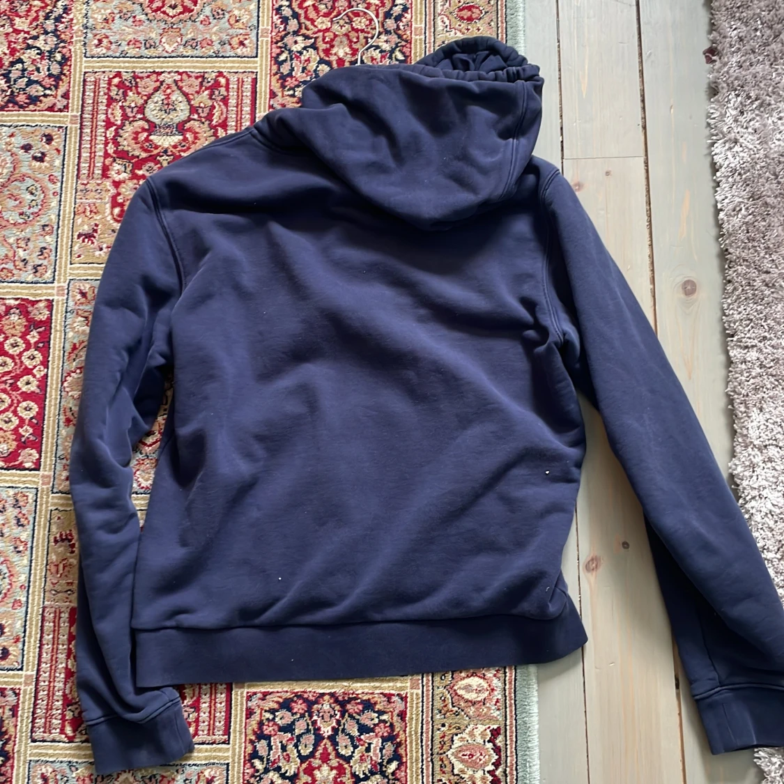 Mörkblå hoodie från Lacoste - 2