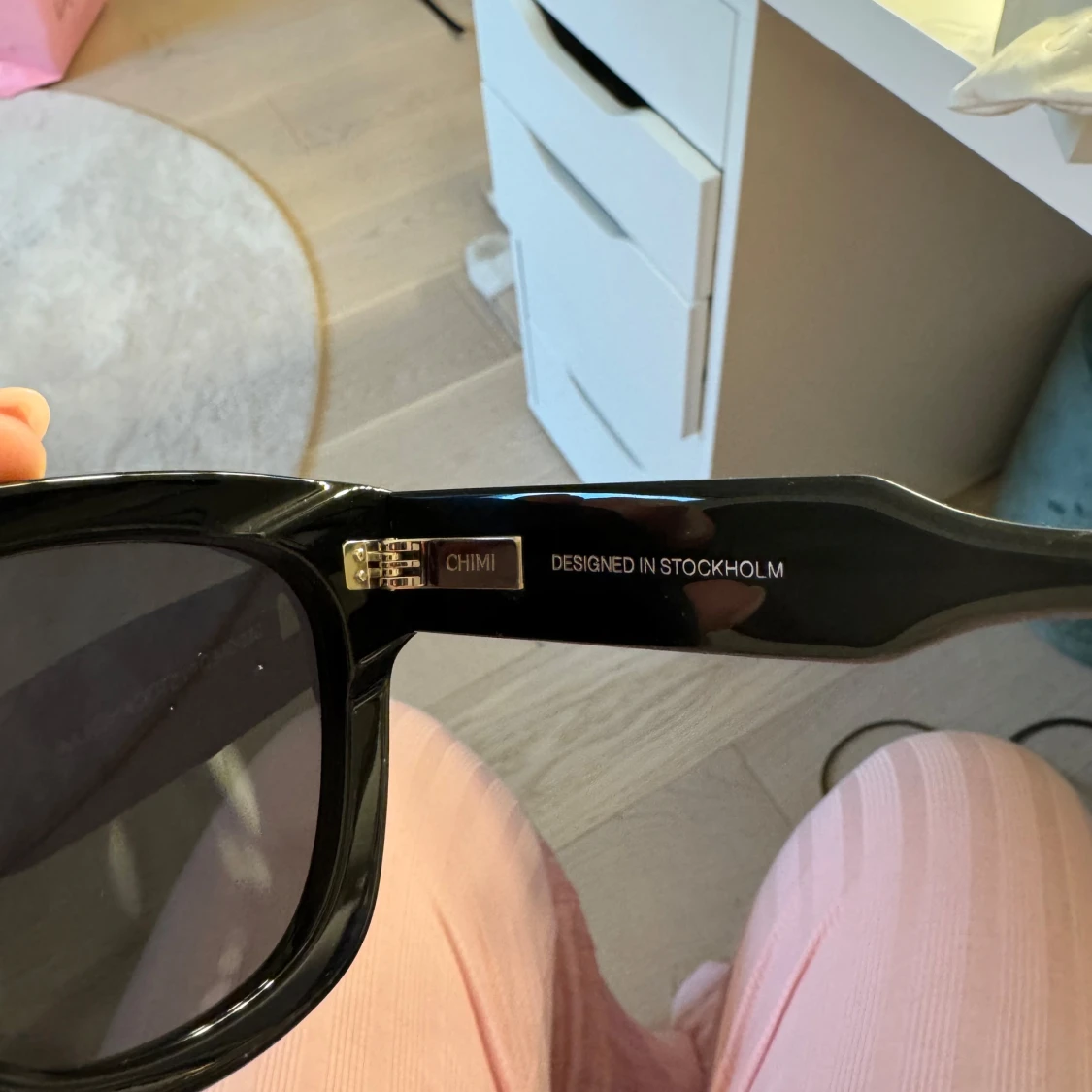Svarta solglasögon från CHIMI - 3