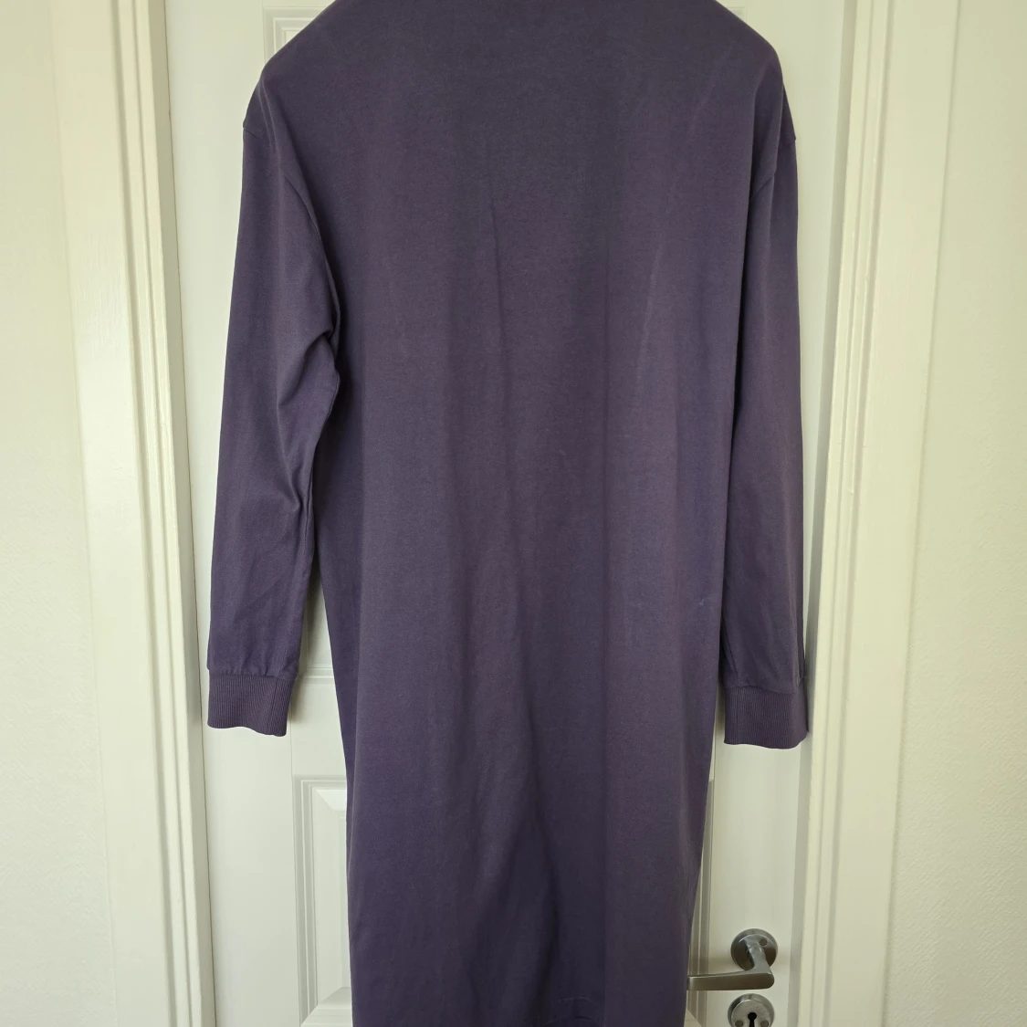 Lila långärmad klänning från Adidas - 1