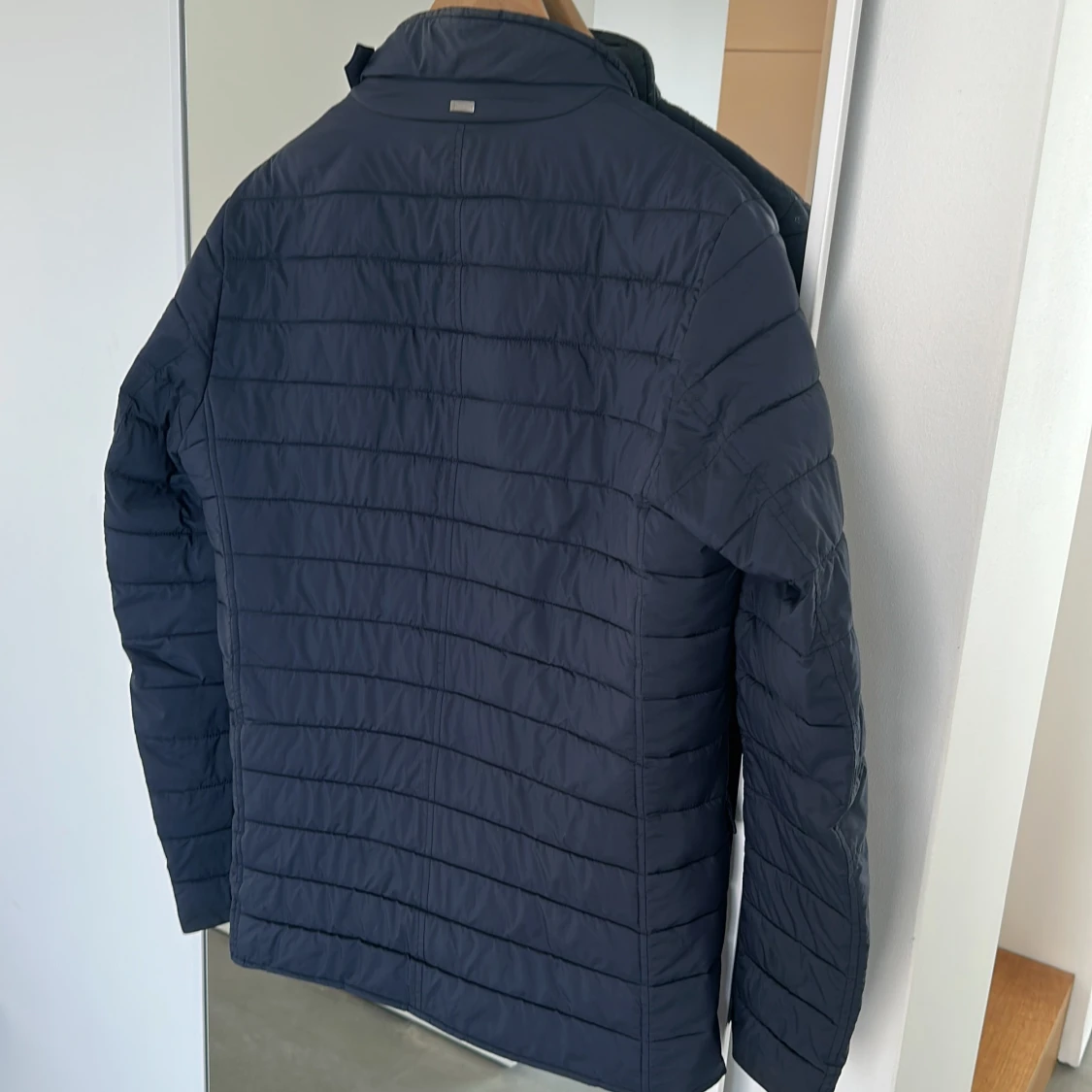 Mörkblå quiltad jacka från Herno - 3