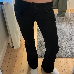 Svarta Ltb jeans - Säljer dessa jättesnygga svarta ltb jeansen i ett bra skick💕