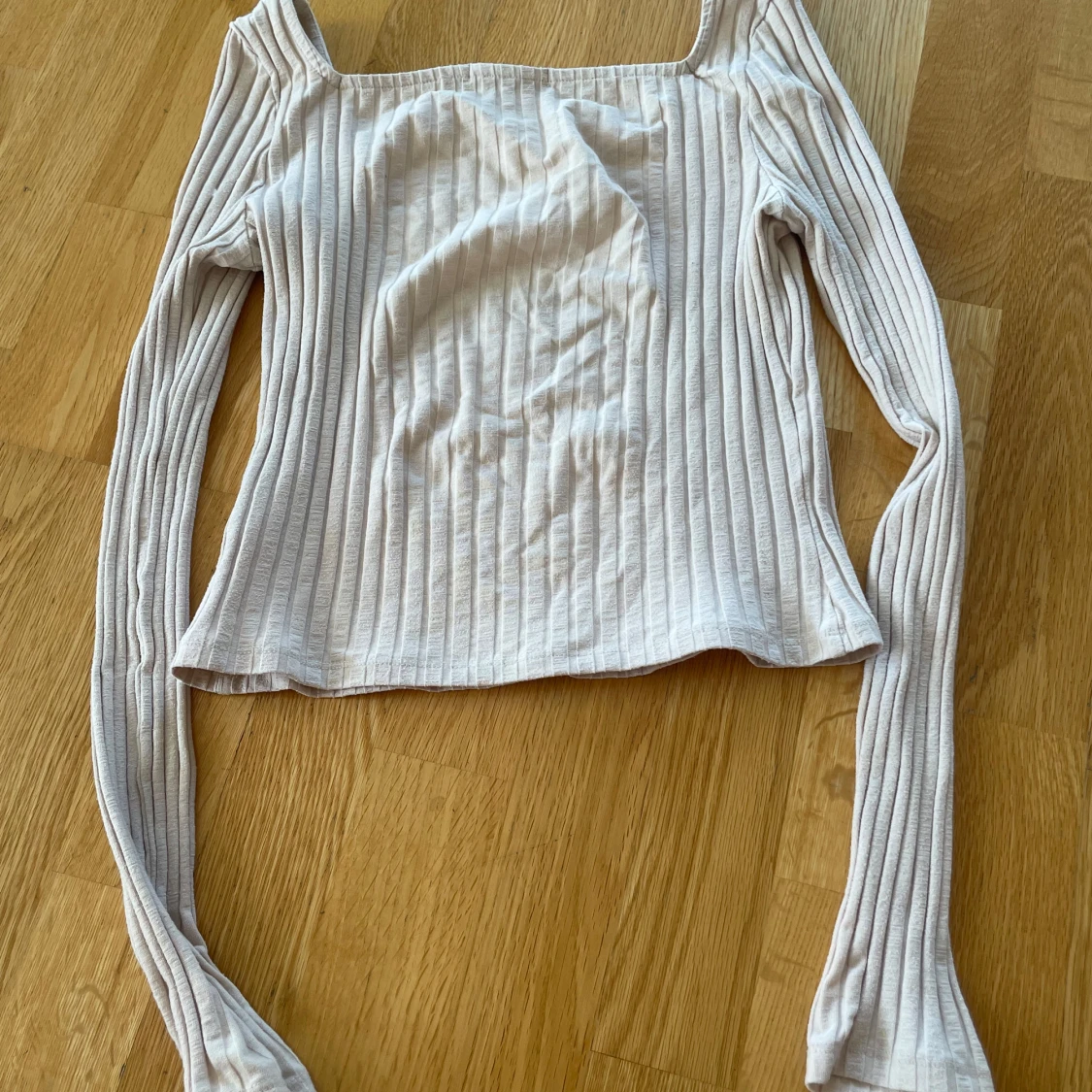 Beige ribbad långärmad topp - 1