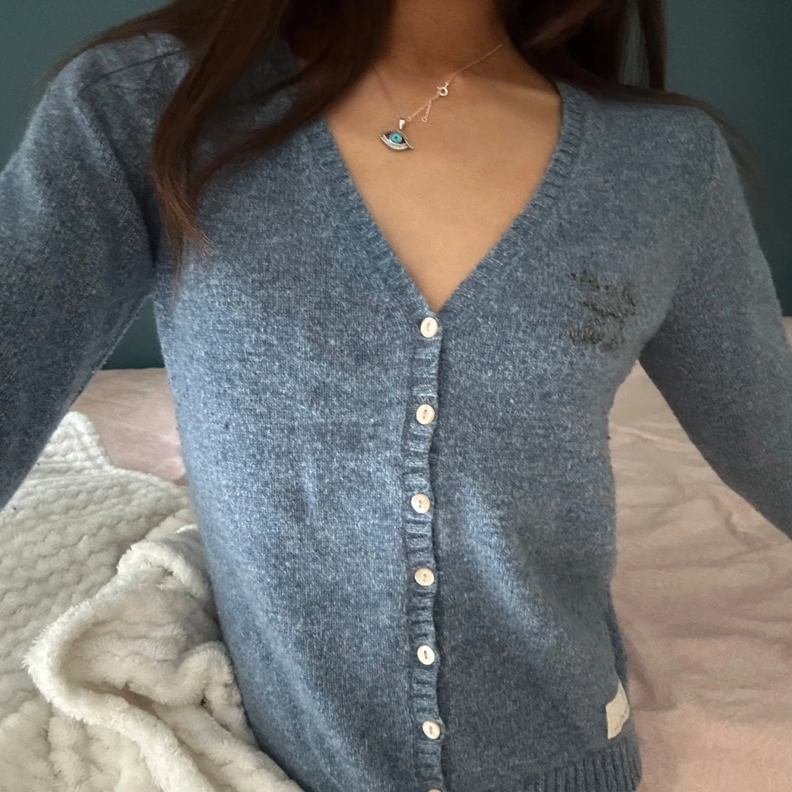 Blå kofta med v-ringning från odd& Molly - 1