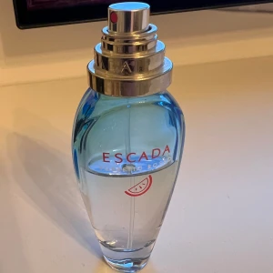 Escada parfym  - Hälften kvar 
