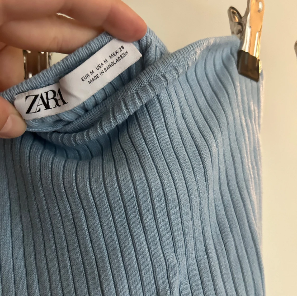 Ljusblå ribbad tubtopp från Zara - 2