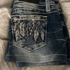 Miss me kjol - Fin jeanskjol, ingen skada. Köpt på plick! 💘 säljer för att den är för stor på mig. 