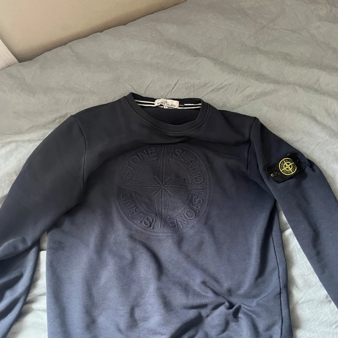Mörkblå sweatshirt från Stone Island