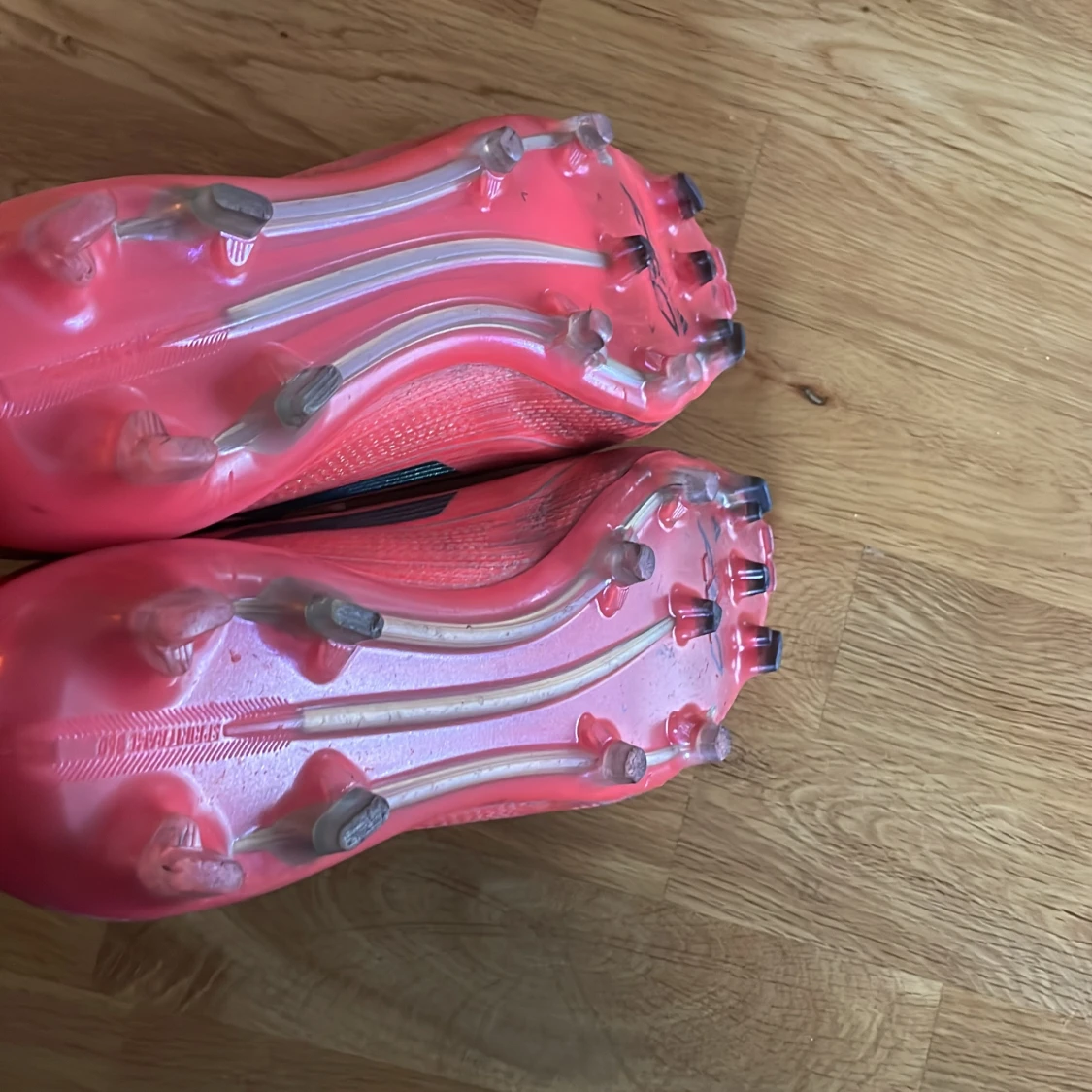 Röda Adidas F50 fotbollsskor - 4