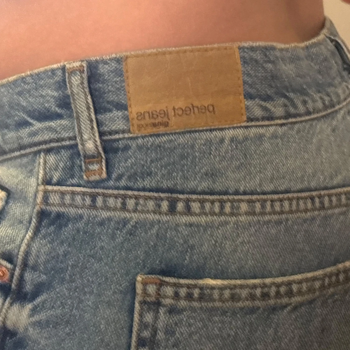 Blå jeans från gina trico  - 1