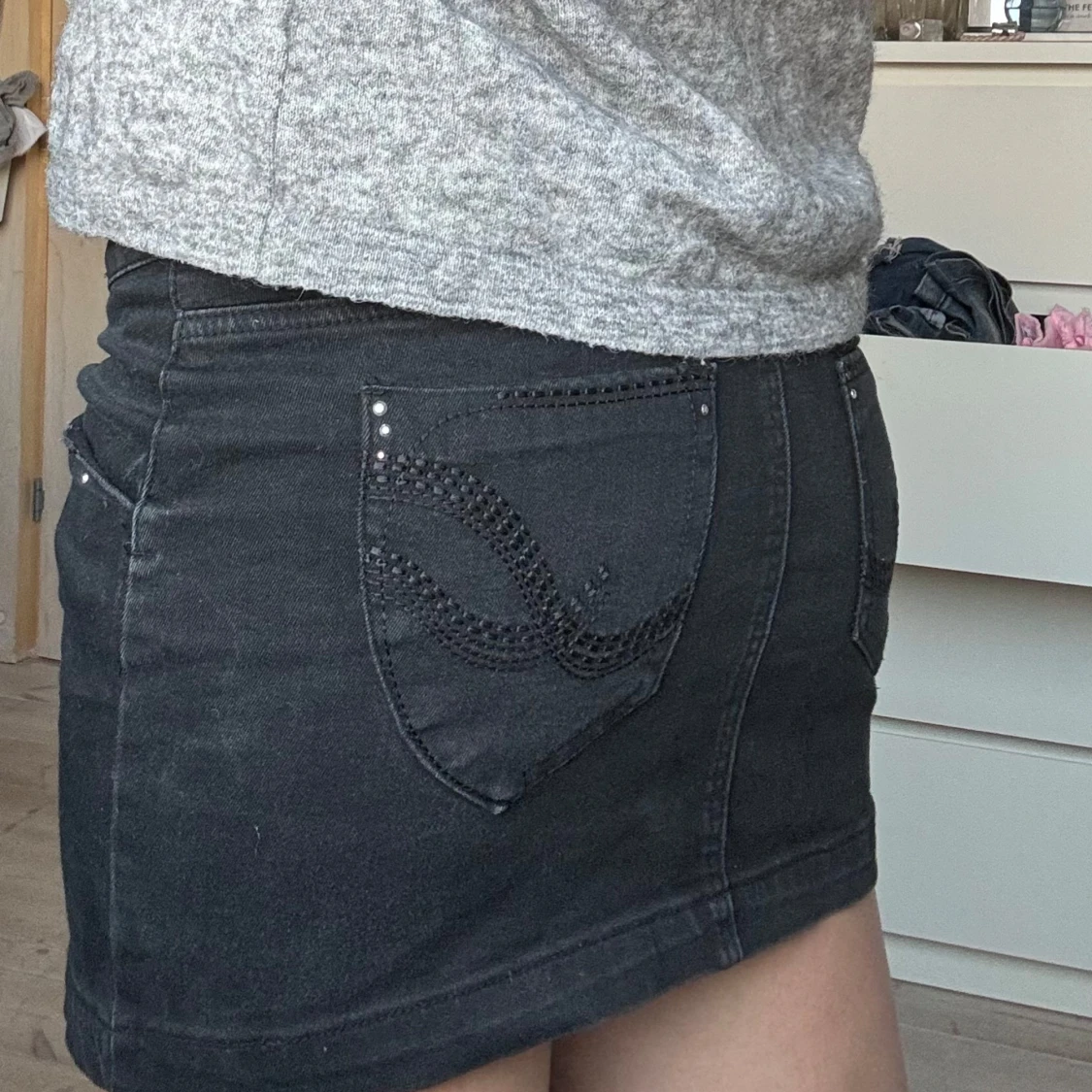 Svart jeanskjol  - 3