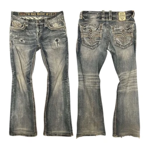 Blå bootcut jeans från Rock Revival - Tvärfeta rock revival jeans, intressekoll inget under 800kr ✌️ Kom med bud!