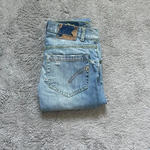 Dondup Jeans - Säljer mina Dondup jeans då ja inte använder dom