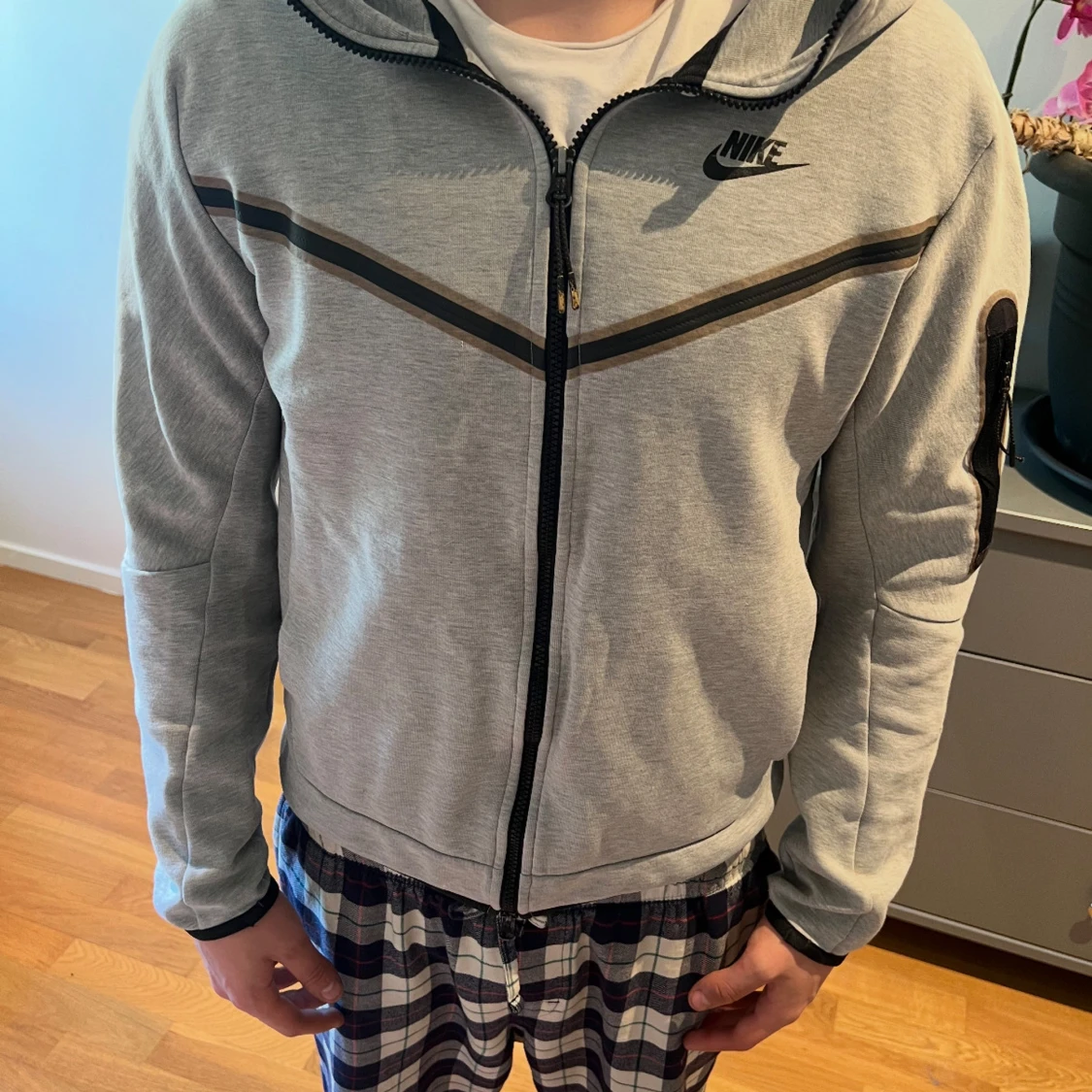 Grå hoodiejacka från Nike - 1