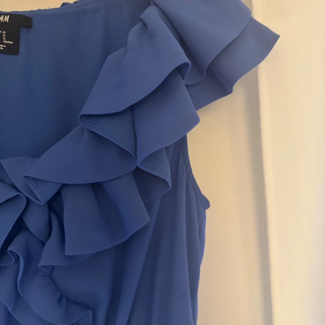 Blå volangtopp från H&M - 3