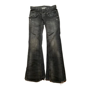 Hysteric Glamour flare jeans - Omsydda med flare men u cant even notice de  perfekt denim match, utmärkt skick inga defekter