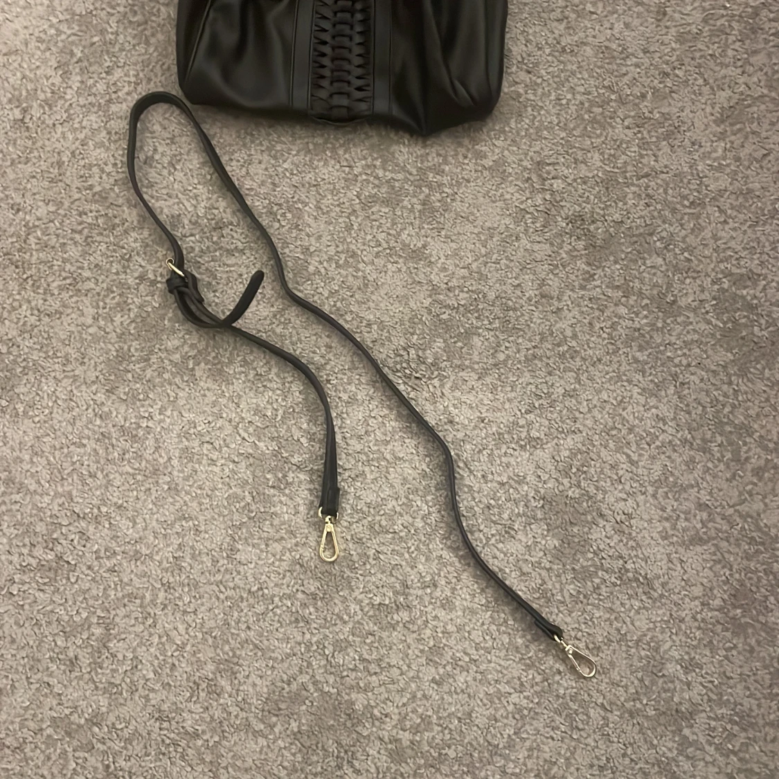 Svart handväska från Atmosphere - 4