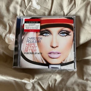 Christina Aguilera CD  - Säljer min oanvända Christina Aguilera CD i ny skick, inga repor på skivan!!❤️🥰Då jag säljer 3 olika CDs så får man rabatt om man köper alla samtidigt (pris för alla 3: 250) 