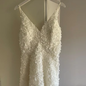 Studentklänning  - Jätte jätte fin studentklänning från chi chi london, storleks lappen i är bortklippt💖köpt på plick av en som köpt på sellpy, lappen från sellpy står strl S