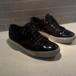 Lanvins - Mörkbruna äkta lanvins i storlek 41. Mycket bra skick och stilrena. Skicka pm vid funderingar! Pris kan diskuteras