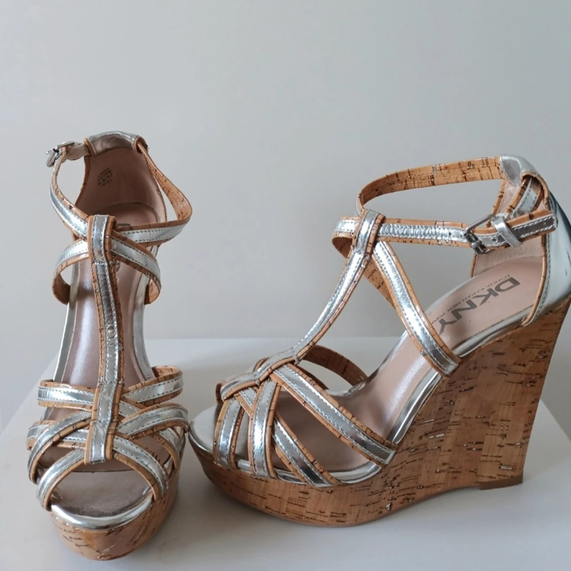  DKNY Kilklackar - OANVÄNDA! - 1