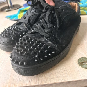 Loubs - Äkta utan box eller kvitto. Bara spikar som fattas annars fläckfria