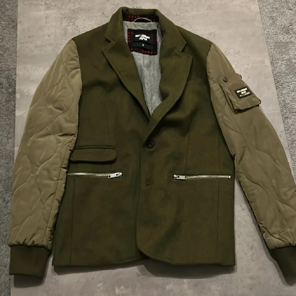 Olivgrön jacka/kofta från Dry Laundry Japan