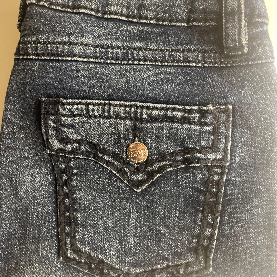 Mörkblå jeans från Gina Tricot - 1