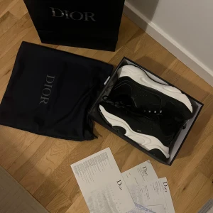 Dior b22 - Säljer dessa b22 eftersom de inte används så mycker längre och vill ha nya. Priset kan diskuteras så tveka inte på att skriva.