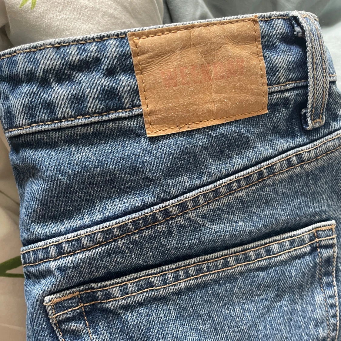 Blå jeansshorts från weekday - 3