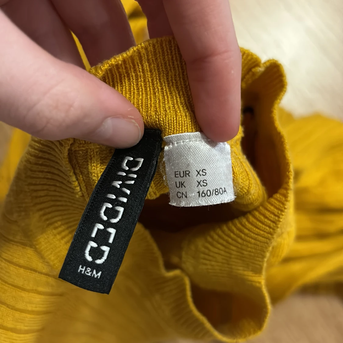 Gul ribbad tröja från H&M - 2