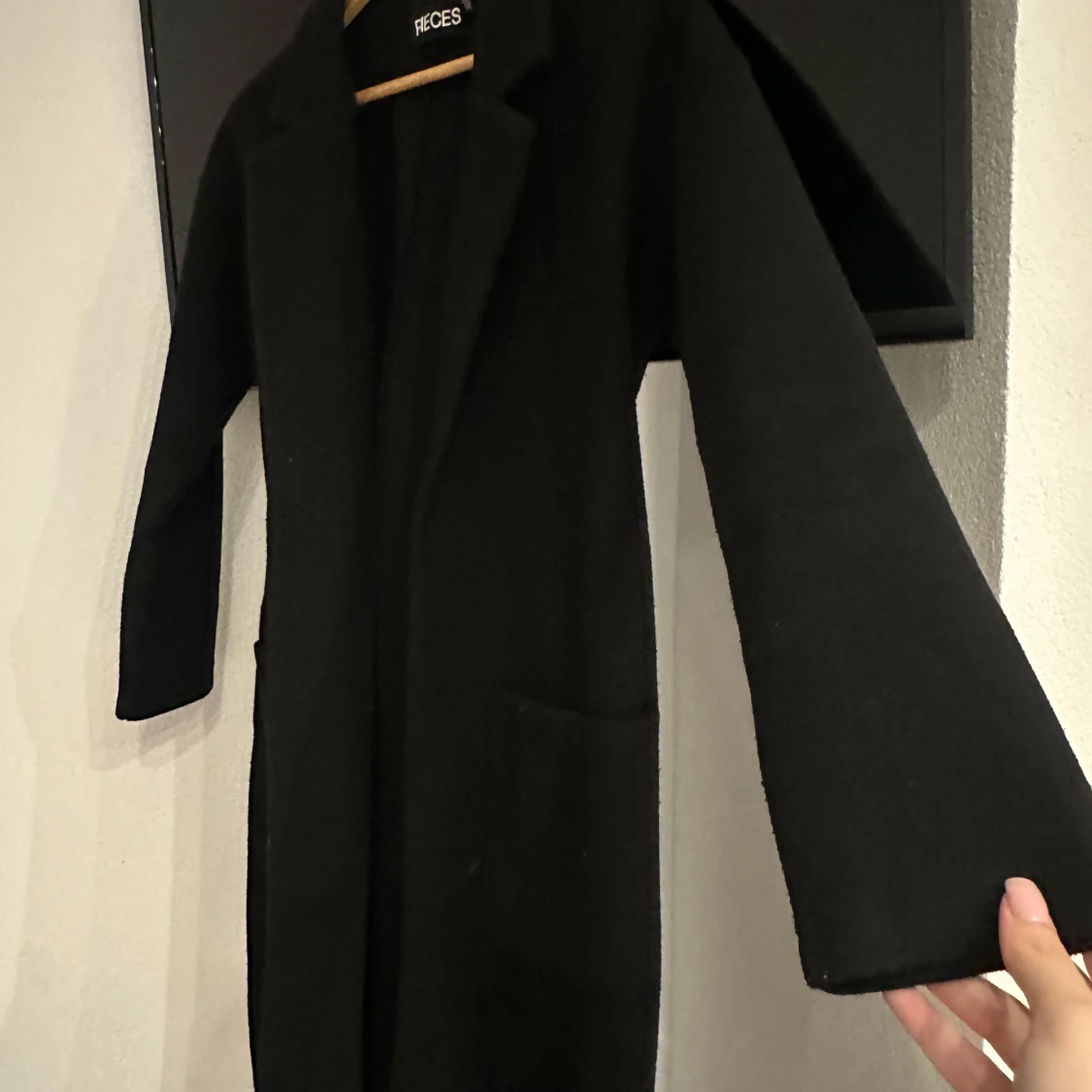 Svart kappa från Pieces - 3