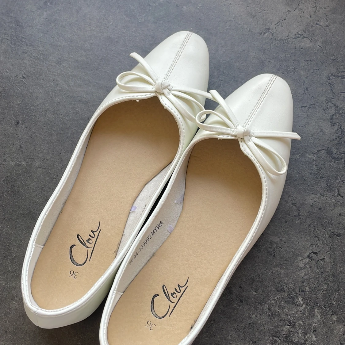 Vita ballerinaskor med rosett - 1