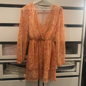 Klänning - Klänning från new yorker som är såå snygg😍helt slutsåld!