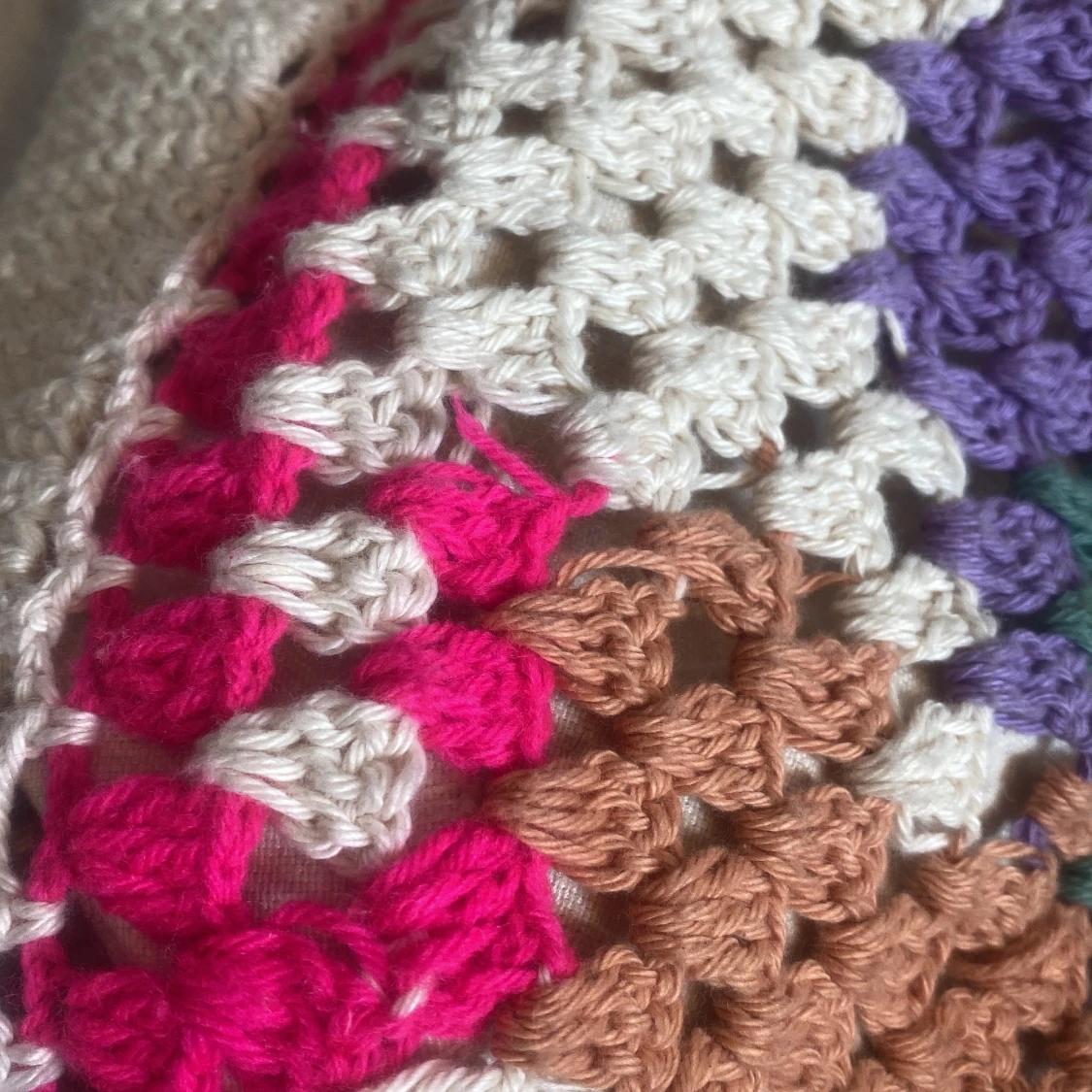 Färgglad handstickad axelväska - 4