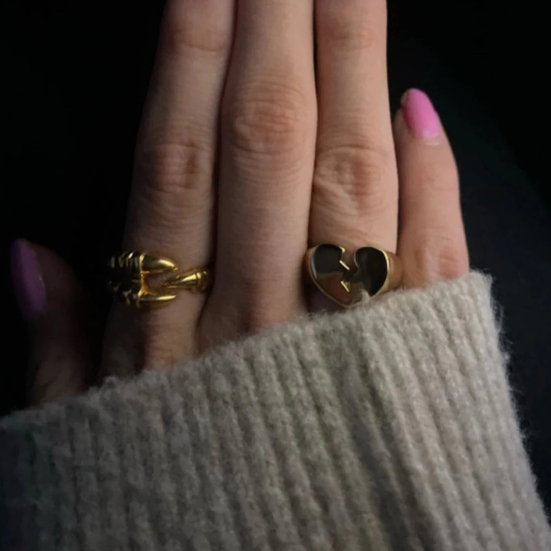 Guldfärgad ring med hjärtdesign - 2