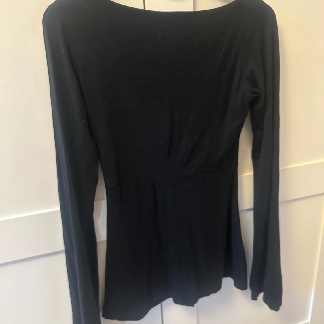 Svart långärmad topp från Design by Us - 2